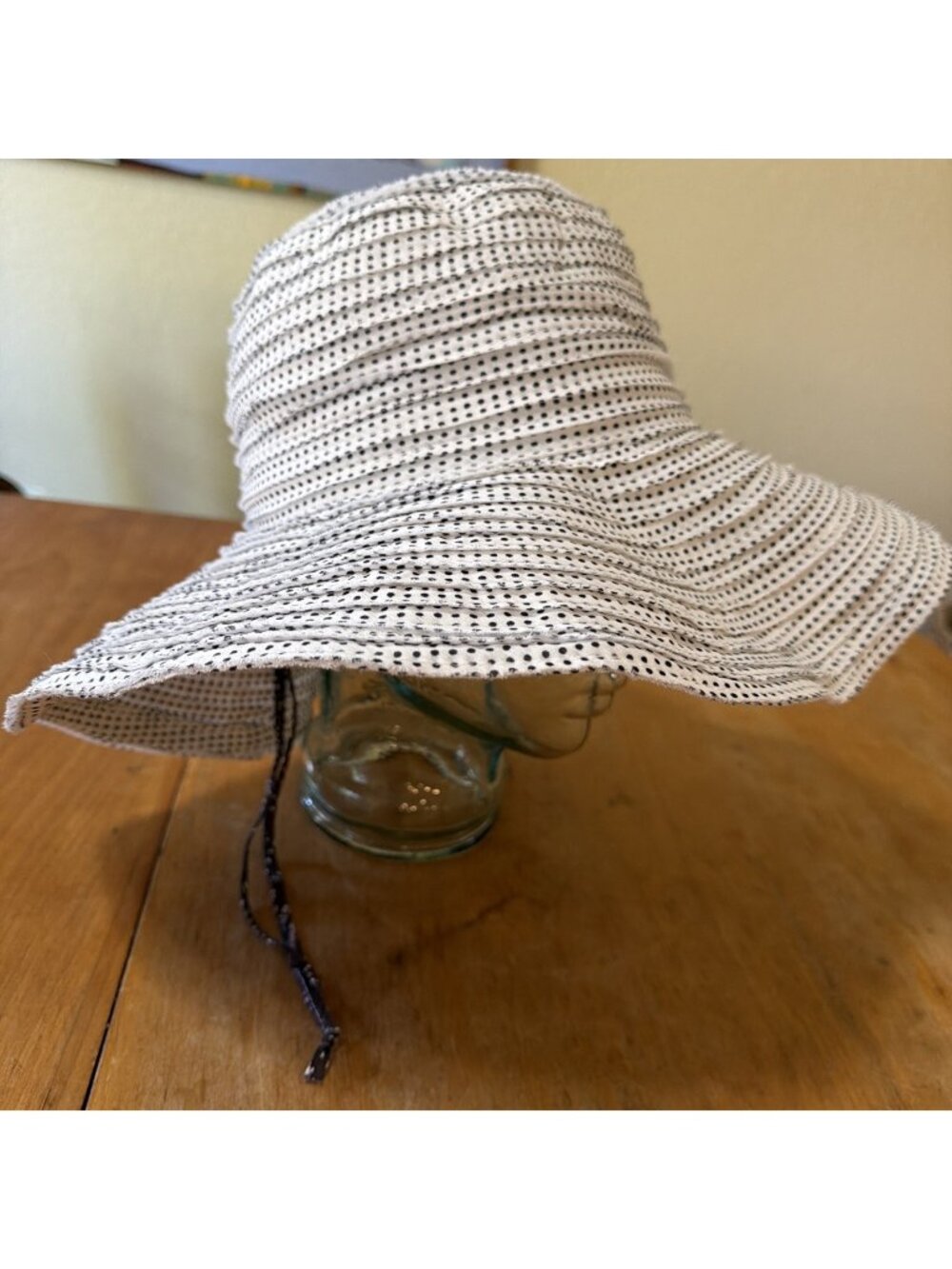Wallaroo Hat Company Women's Scrunchie White Black Polka Dots Floppy Beach Sun